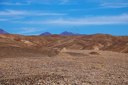 死亡谷的沙子和岩石形成 令人惊叹而多彩图片
