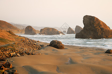 太平洋海岸带岩石的桑迪海滩崎岖海景海洋海岸马里布顶峰晴天木谷旅行波浪图片