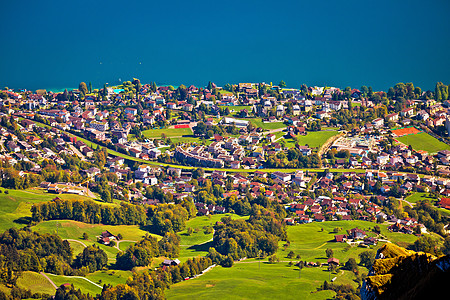 Hergiswil村和Luzern湖从皮拉图斯山空中观察图片