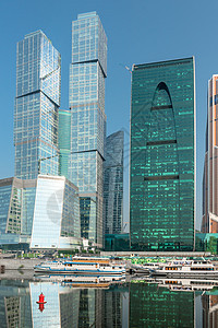 莫斯科城河边的高楼摩天大楼 Bui的反射图片
