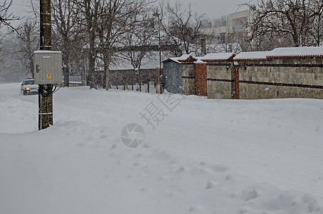 冬季大降雪的住宅区大景象图千冬大雪小路雪堆暴风雪街道建筑建筑学风暴季节全景生活图片