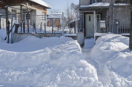 冬季大雪过冬后户外建筑破碎天气季节雪花住宅区街道童话环境风暴小路生活图片