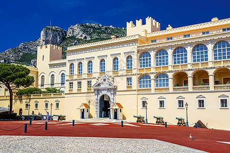 王子宫在Fontvielle MonteCarlo 摩纳哥 Cote dAzur王子历史性文化地标建筑学全景首都城市历史博物馆图片