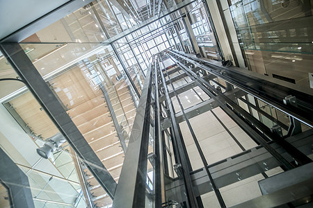 现代化的电梯井玻璃大楼(电动)图片