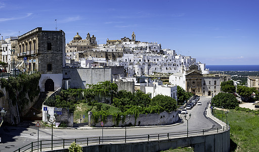 Ostuni 白色城镇日落时的天线 意大利南部Apulia市布林迪西 欧洲图片