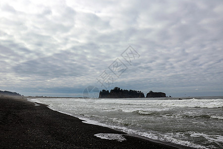 在太平洋海岸暴风雨中 夏日天空中的黑云晴天动物海岸线蓝色戏剧性热带海洋地平线海景荒野图片