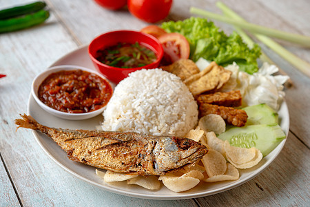 炒竹鱼大米美食炒饭马来语传统烹饪食物油炸午餐豆腐海鲜图片