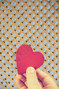红心形状物体作为情人节日概念礼物红色生活浪漫家庭孩子帮助保险机构母亲图片