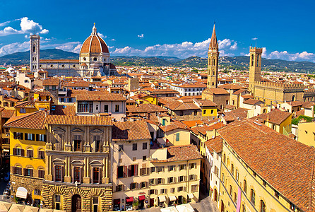 佛罗伦萨广场和圣玛丽亚德尔菲奥雷或杜奥莫大教堂建筑建筑学旅游雕像历史游客天空圆顶蓝色石头图片