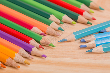 彩色铅笔蜡笔绘画补给品乐器学校调色板棕色木头团体锯末图片