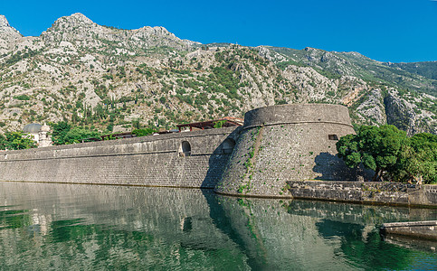 黑山科托尔老城的Riva地标景观历史性建筑学堡垒城市建筑物山脉景点墙壁图片