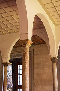 显示的奥托曼时代古列天空柱子纪念碑文化古董历史性白色建筑学大厦旅行图片