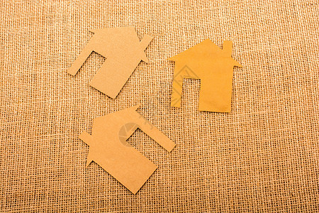 从纸上剪除房屋形状住房塑像男人住宅帆布纸板房子家庭小屋建筑图片