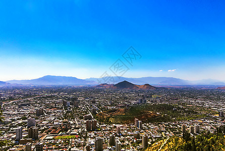 智利圣地亚哥市的空中景象办公室地标城市首都建筑天空拉丁旅行商业蓝色图片