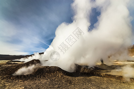 玻利维亚索尔德马纳纳的热蒸汽池喷泉炉活动火山地热乐趣喷泉危险沙漠假期高原地平线图片