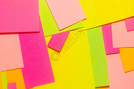 白板上彩色不同颜色的贴纸 标签是空的备忘录记事本商业阴影夹子工作木板软垫公告床单图片