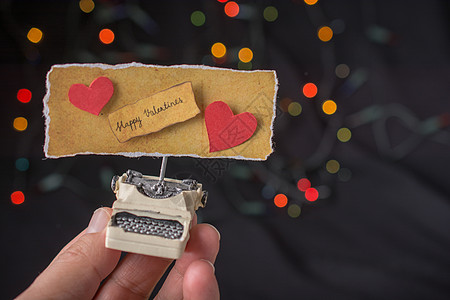 情人节的爱情概念 在打字机上求爱者火焰未婚妻女人女朋友纪念日蜂蜜追求者婚礼男朋友图片