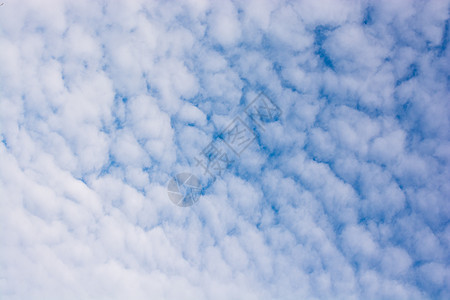 在天空中发现黑暗和灰暗的乌云飓风天堂危险季节气候云景场景阳光气象风暴图片