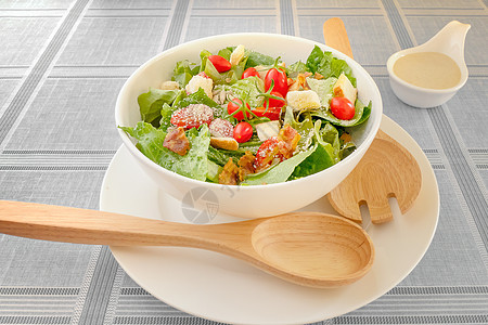 新鲜有机沙拉美食蔬菜营养绿色食物奶油红色水果叶子白色图片