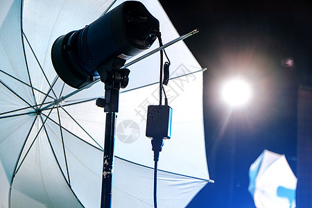 工作室照明背景生意器材电影电视摄影后台金属聚光灯蓝色电影业图片