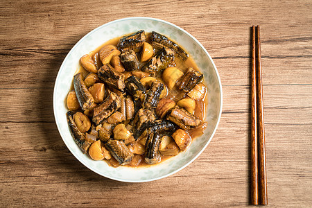 栗子油炸 无鱼 自制食物美味盘子传统炒菜蔬菜鳗鱼美食烹饪木头营养图片