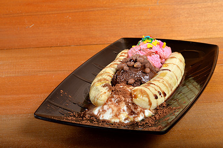 香蕉香蕉分割菜单食物配料餐厅圣代鞭子冰淇淋玻璃巧克力小吃图片