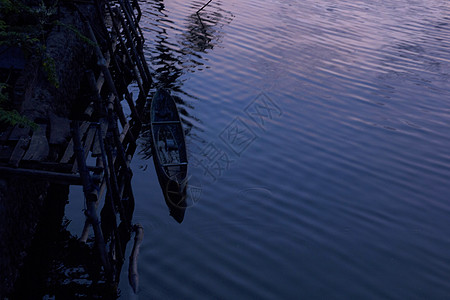 卡拉贾河天空反射村庄河口土地溪流公园旅游池塘风景图片