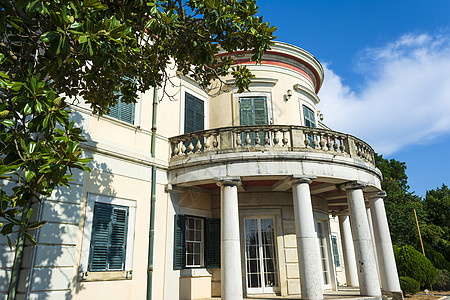 希腊科孚岛的蒙宝王宫建筑学旅游历史性院子树木娘娘腔版税旅行别墅小屋图片