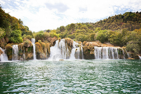 Krka Sibenik 克罗地亚的Krka-享受着科卡平息的瀑布图片