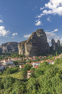 希腊Meteora山区Kastraki村历史性旅游酒店岩石悬崖色萨利风景全景景点地标图片