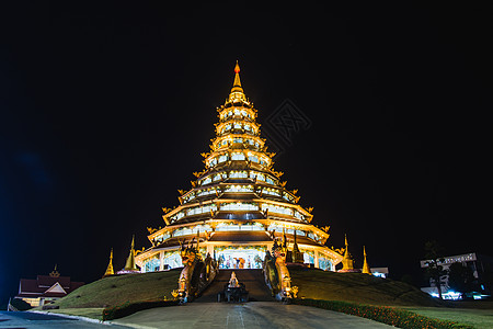 怀普拉江寺寺雕像宗教旅游上帝崇拜建筑雕塑地标金子装饰品图片