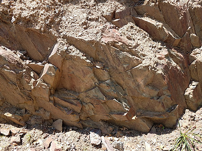 红 红 灰岩或巨石或户外石块地质学石头矿物矿石岩石矿业灰色图片