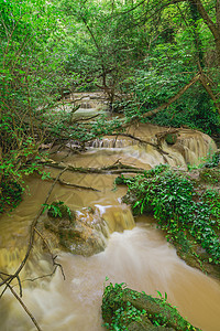 保加利亚的Krushuna瀑布风景村庄瀑布植物季节流动全景树木岩石溪流图片