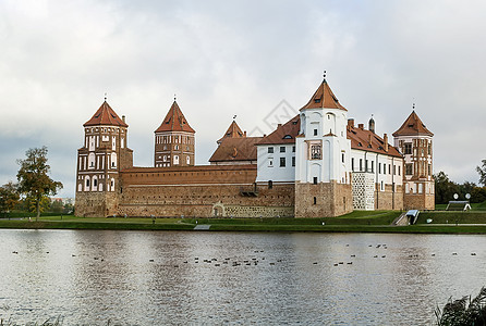 白俄罗斯米尔城堡群纪念碑历史地标文化建筑学堡垒城堡安全天空建筑图片