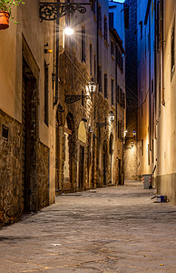 佛罗伦萨狭窄的街道灯笼财产建筑假期旅行路灯地标历史性古董艺术图片