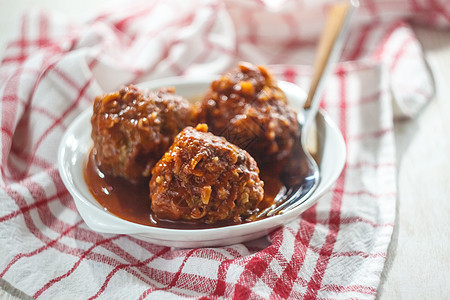 肉类 番茄酱鸡肉丸子 近身 这个概念盘子草本植物美食油炸饮食服务烹饪午餐牛肉木头图片