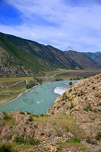 从山顶俯瞰山区河流 Katun 阿尔泰 西伯利亚 俄罗斯 景观图片