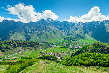 格鲁吉亚高加索谷地的Gergeti村 Gergeti村图片