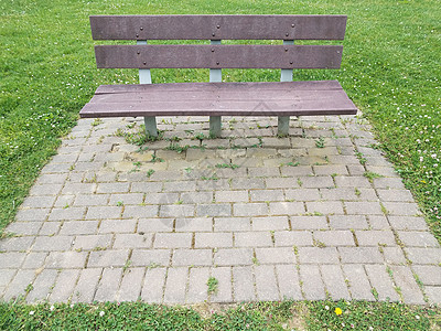 板凳 砖砖和绿草绿色草地石工长椅椅子公园座位砖块图片