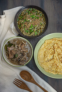 泰国式食品蔬菜白色午餐盘子圆形文化美食辣椒香料食物图片