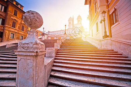 罗马清晨日出风景的西班牙著名里程碑图片
