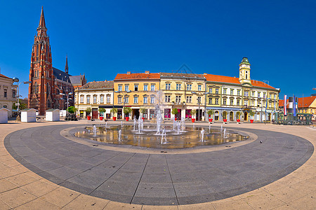 Osijek 主广场和大教堂全景旅行街道游客蓝色鹅卵石天空景观市中心正方形中心图片