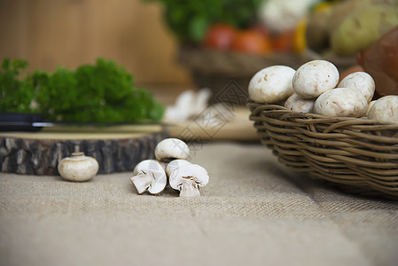 厨房里新鲜的香干玉米蘑菇蔬菜植物宏观香菜烹饪食物菌类饮食团体工作室美食图片