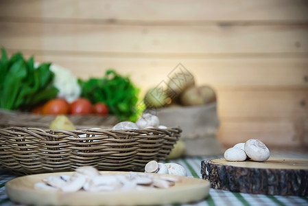 厨房里新鲜的香干玉米蘑菇蔬菜工作室宏观美食植物饮食香菜团体烹饪菌类食物图片