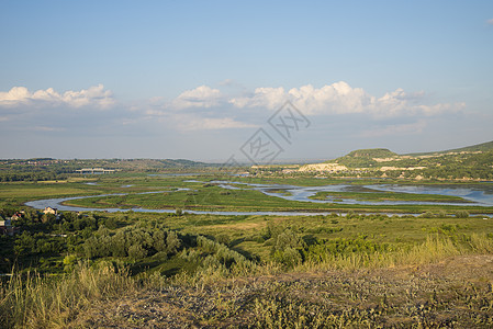 萨雷夫库尔干 萨马拉地区的吸引力 桑尼夏日爬坡地标晴天游客丘陵旅游国家植物车道公园图片