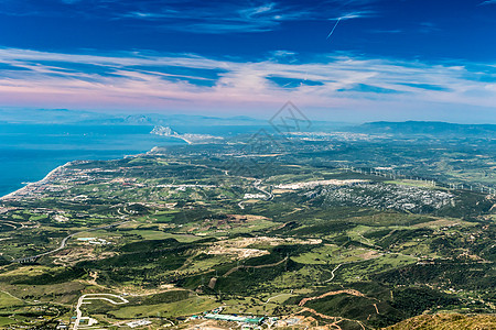 来自塞拉贝尔梅贾的直布罗陀海峡天际海景海岸线悬崖海岸城市岩石山脉地标旅行图片