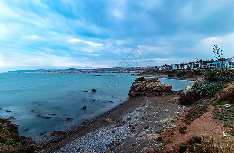 西班牙马拉加Casares岛海滩石头岩石海岸场景天空图片