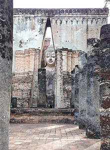 泰国Sukhothai历史公园的Wat Si Chum寺旅行宗教寺庙雕塑地标公园建筑学冥想密友遗产图片