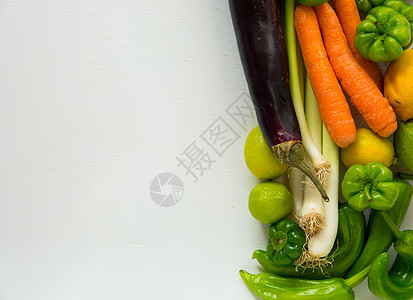混合蔬菜材料桌子洋葱生产厨房芹菜柠檬萝卜韭葱农场图片