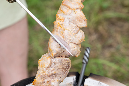 黑门里有溜冰机 在黑门里做烤肉串肋骨餐厅牛肉火鸡泥炉石头烤串烤箱烧烤土豆图片